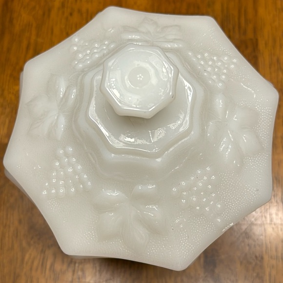 Vtg. Westmoreland milk glass, pedestal, candy dish w/lid. - Picture 2 of 6